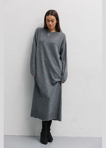 Серое вязаное длинное платье oversize серого цвета Arjen