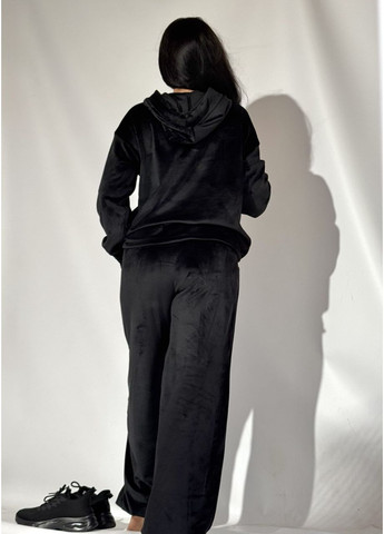 Женский велюровый костюм – Velour Queen – акцент на роскошь и женственность. No Brand (361443713)