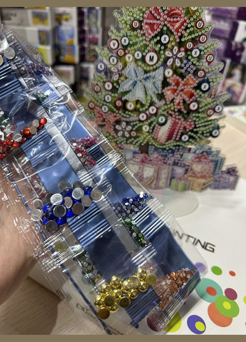 Алмазна мозаїка ColorArt Ялинка барвиста святкова з підставкою 25см Color (315341025)