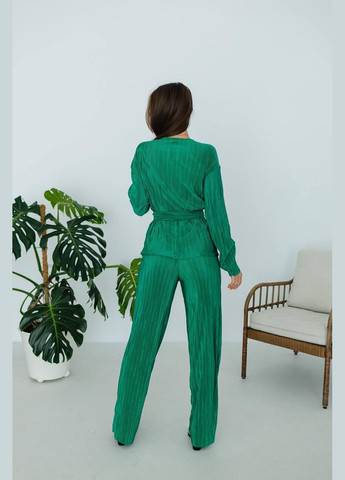 Костюм жіночий з прямими штанами та кофтою на запах No Brand (315510156)