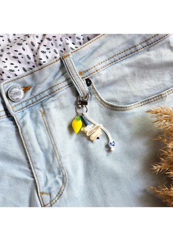 Брелок Лимончик со вставками натуральный Лазурит, Перламутр L-9см No Brand Брелок (349847979)