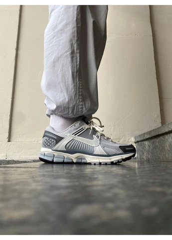 КРОССОВКИ ЖЕНСКИЕ NIKE ZOOM VOMERO 5 GREY WHITE НАЙК ЗУМ ВОМЕРО 5 БЕЛЫЕ No Brand белые демисезоны (391957459)