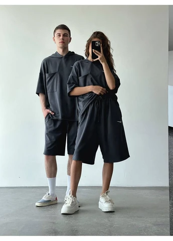Жіночий спортивний комплект oversize — футболка з капюшоном та шорти Україна (394142666)