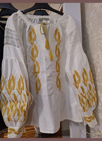 Белая женская вышитая рубашка с колосьями и кружевом. ESQ (324560169)