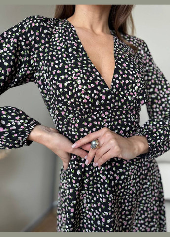 Чорна повсякденний міні сукня з довгими рукавами в квітковому принті MonCher з квітковим принтом