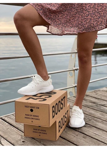 Білі літні кросівки adidas yeezy boost 350 v2 triple full white адідас ізі буст No Brand