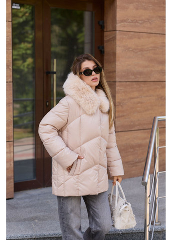 Бежевая зимняя куртка MN