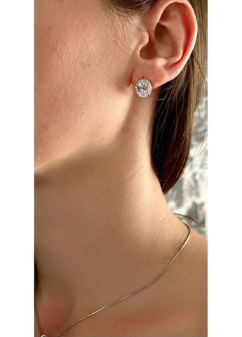 Серебряные серьги с белым кубическим цирконием покрыты родием - утонченность в каждой детали. Family Jewelry House (351897815)