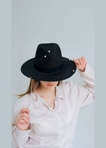 Капелюх жіночий на літо Федора з рафія чорний з серебристим ланцюгом і шпилькою D.Hats (283022815)