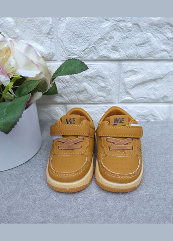 Горчичные кроссовки для мальчика No Brand