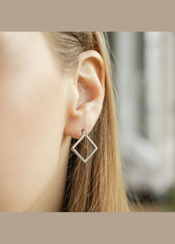 Серебряные серьги-пусеты геометрической формы Квадрат без камней Каштан (342334981)