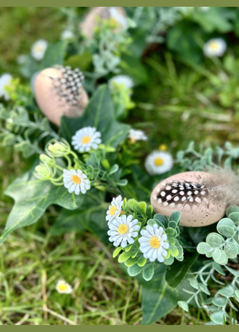 Декоративний вінок на двері Великодній: з яйцями, ромашками та весняною зеленню, 45 см HVOYA (328908593)