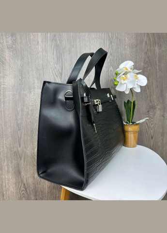 Велика жіноча сумка під рептилію з декоративним замком на чорне плече (sku_1404) No Brand (330576688)