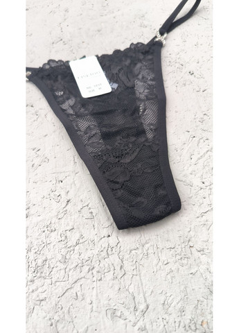 Sexy трусы стринги кружевные декорированные металлическим элементом со стразами Finetoo (350946837)