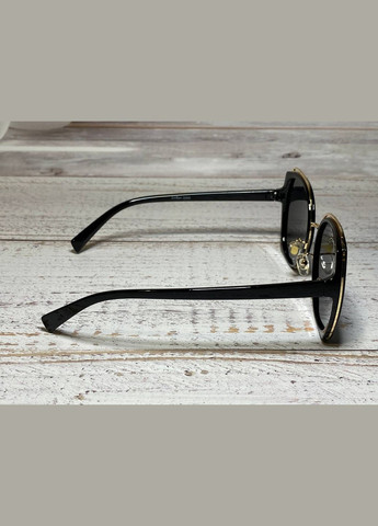 Жіночі окуляри сонцезахисні стильні чорного кольору із золотистими вставками LIGHT (315889430)