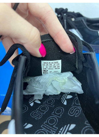 Чорні всесезонні кросівки spezial black adidas