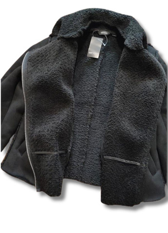 Черная демисезонная облегченная женская куртка-дубленка из экозамши с искусственным мехом косуха, байкерская Esmara