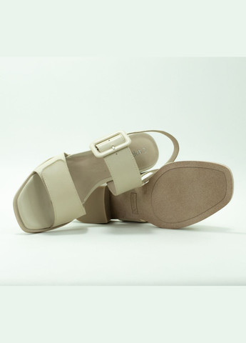 Молочные босоножки 9-28205-170 размер Caprice