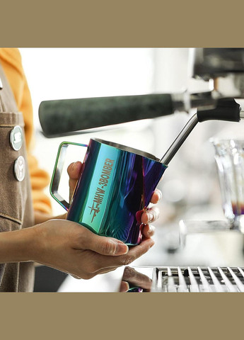 Пітчер Multicolor 700 мл MHW-3Bomber 5.0 (R-P5913C-VS) No Brand (303975501)