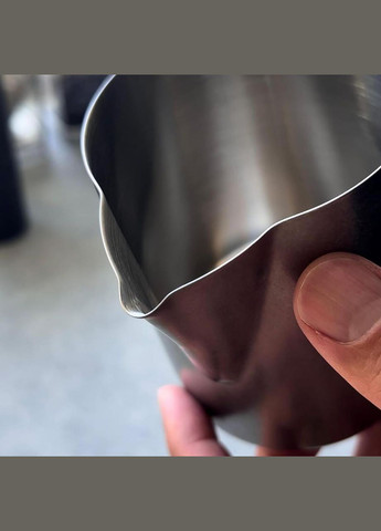 Пітчер Multicolor 700 мл MHW-3Bomber 5.0 (R-P5913C-VS) No Brand (303975501)