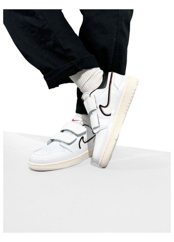 Білі всесезонні кросівки No Brand