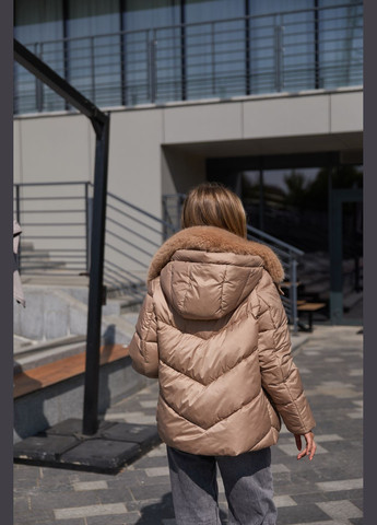 Песочная зимняя куртка MN