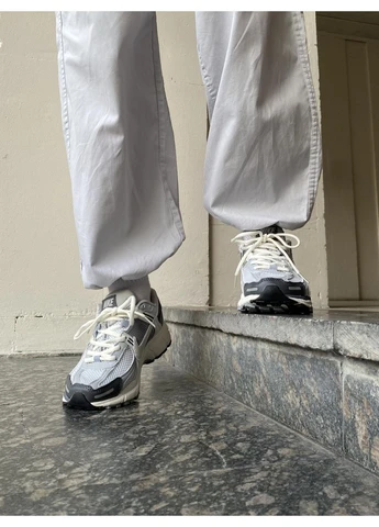 Белые демисезонные кроссовки мужские nike zoom vomero 5 grey white найк зум вомеро 5 белые No Brand