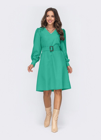 Зеленое платье зелёного цвета до колен приталенное Dressa