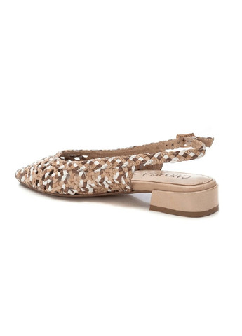 Бежевые босоножки Carmela