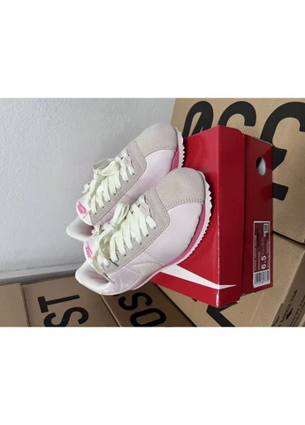 КРОССОВКИ ЖЕНСКИЕ NIKE CORTEZ LIGHT SOFT PINK CORAL НАЙК КОРТЕЗ No Brand розовые демисезоны (369388794)