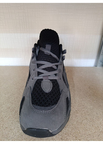 Серые кроссовки Navigator