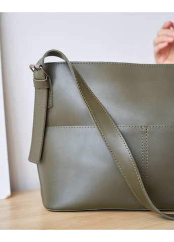 Жіноча сумка оливкова екокожа молодіжна велика з блискавкою та ременем, що регулюється. ProDobro (367265982)