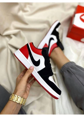 КРОСІВКИ ЖІНОЧІ NIKE AIR JORDAN RETRO 1 LOW BLACK TOE RED НАЙК АІР ДЖОРДАН ЧОРНІ No Brand чорні демісезони (390651795)