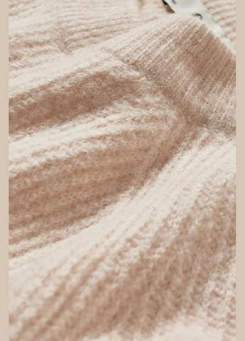Молочный демисезонный свитер в составе с шерстью C&A