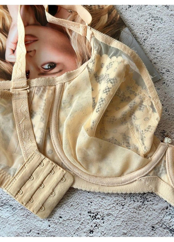 Бежевий бюстгальтер без поролону чашка d бежевий Acousma