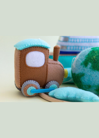 Дитячий музичний мобіль на ліжечко для немовлят WooolyWool «Подорож» з 35 мелодіями No Brand (342758012)