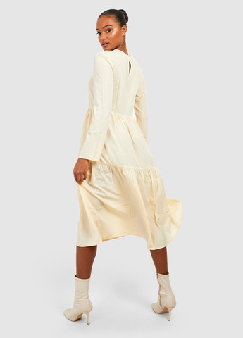 Бежевое платье Boohoo
