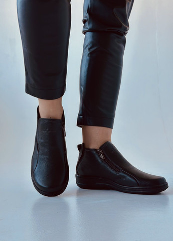 Черные демисезонная ботинки женские кожаные Helios