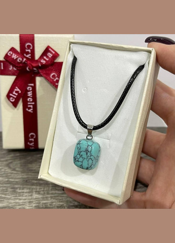 Кулон-талісман з натуральним каменем Бірюза у формі "міні блок" на шнурку у подарунковій коробочці Овен (331291868)