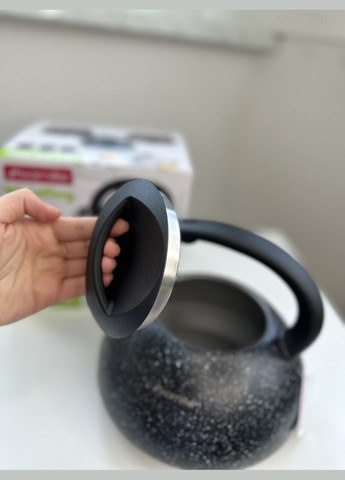 Чайник KM-0855 Чорний 3л з нержавіючої сталі зі свистком і бакелітовою ручкою для індукції і газу Kamille (346048364)