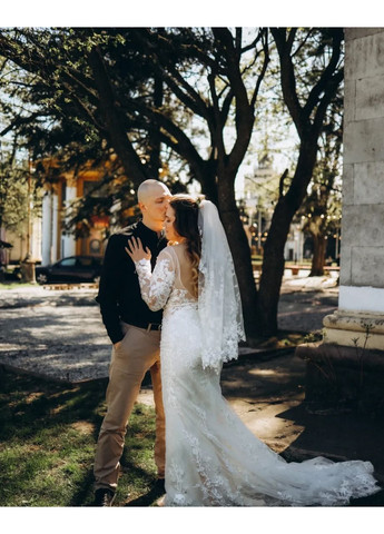 Фата різної довжини ( коротка, до стегна до кінчиків пальців, до п'ят, шлейф) одноярусна білий, айворі No Brand (369162446)