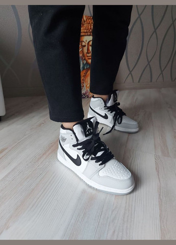 Кросівки зимові жіночі і чоловічі Nike Air Jordan 1 winter gray white fur | Найк Аір Джордан 1 сірі білі з хутром No Brand сірі зими (308072622)