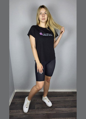 Чорна всесезон футболка жіноча патріотична чорна mkaz6258-1 Modna KAZKA
