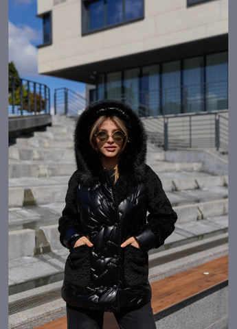 Чорна зимня куртка MN