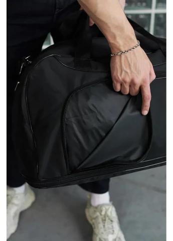 Спортивна дорожня сумка Under Armour чорна з білим логотипом велика чоловіча жіноча для поїздок подорожей тренувань No Brand (402871565)