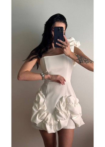 Молочное повседневный, коктейльное, вечернее, кэжуал женское платье с открытыми плечами No Brand однотонное