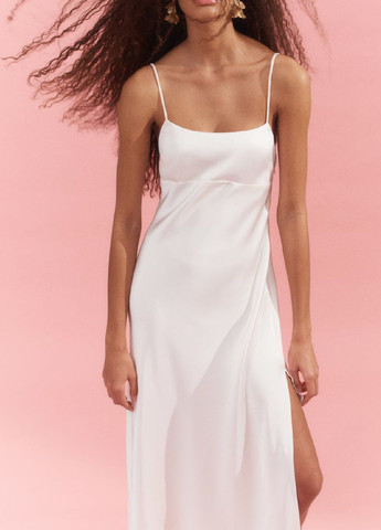 Белое кэжуал платье H&M однотонное