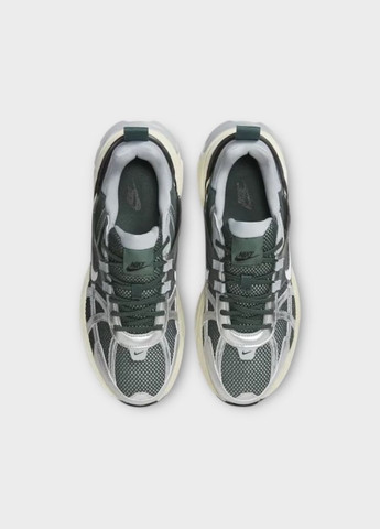 Зеленые демисезонные кроссовки Nike