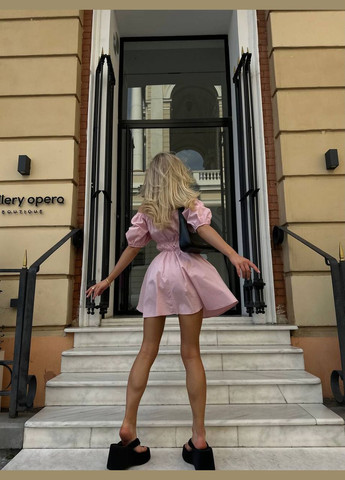 Розовое повседневный платье женское с открытыми плечами Україна однотонное