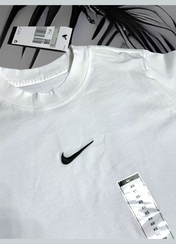 Белая футболка Nike